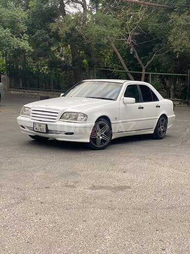 Mercedes C 200 2000, 239,730 km - 2.0 l - Bakı