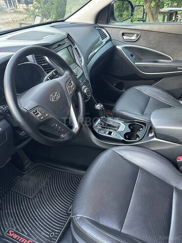 Hyundai Grand Santa Fe-15