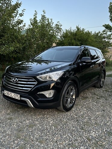 Hyundai Grand Santa Fe-1
