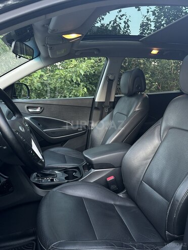 Hyundai Grand Santa Fe-6