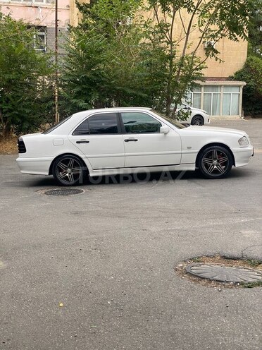 Mercedes C 200 2000, 239,730 km - 2.0 l - Bakı