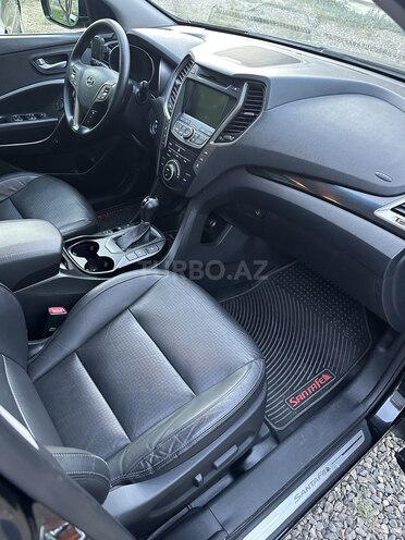 Hyundai Grand Santa Fe-8