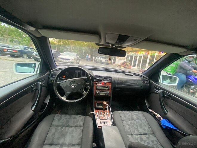Mercedes C 200 2000, 239,730 km - 2.0 l - Bakı