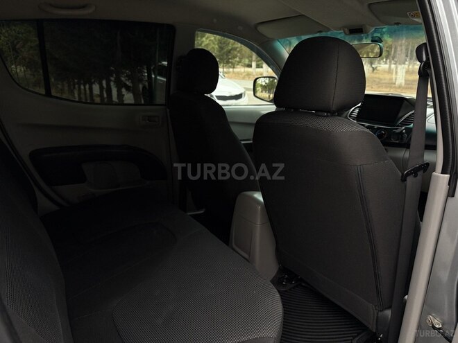 Mitsubishi L200 2015, 178,000 km - 2.5 l - Bakı
