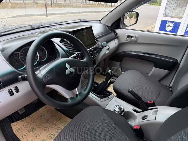 Mitsubishi L200 2015, 178,000 km - 2.5 l - Bakı