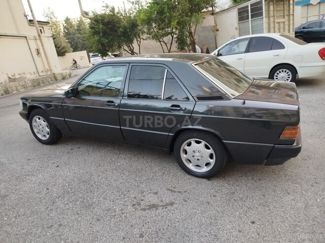 Mercedes 190-4