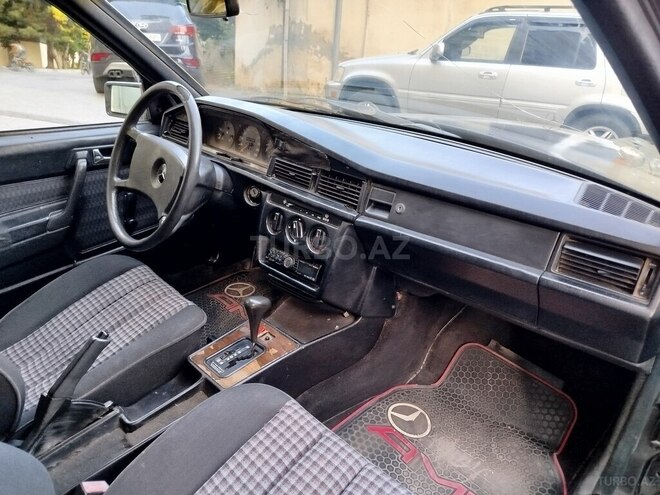 Mercedes 190-11