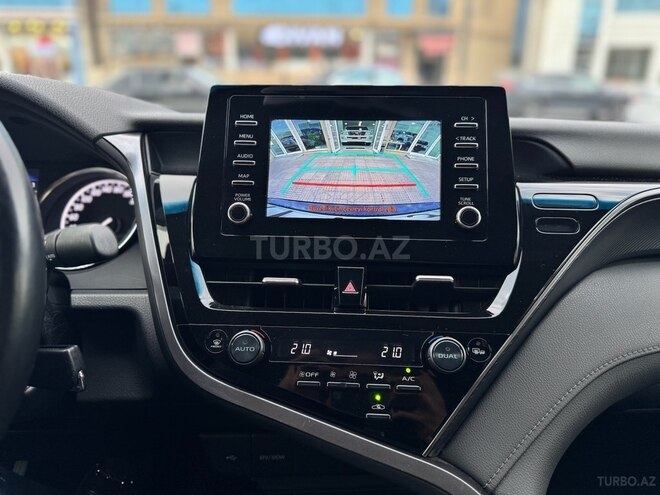 Toyota Camry-13