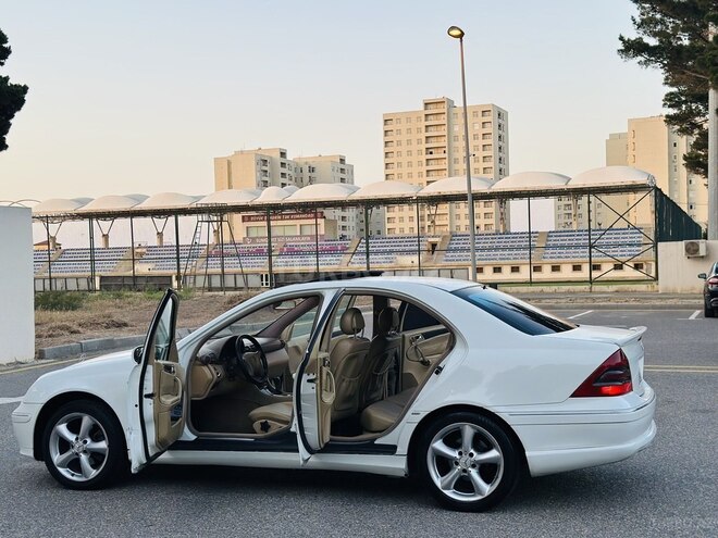 Mercedes C 240 2002, 209,881 km - 2.6 l - Sumqayıt