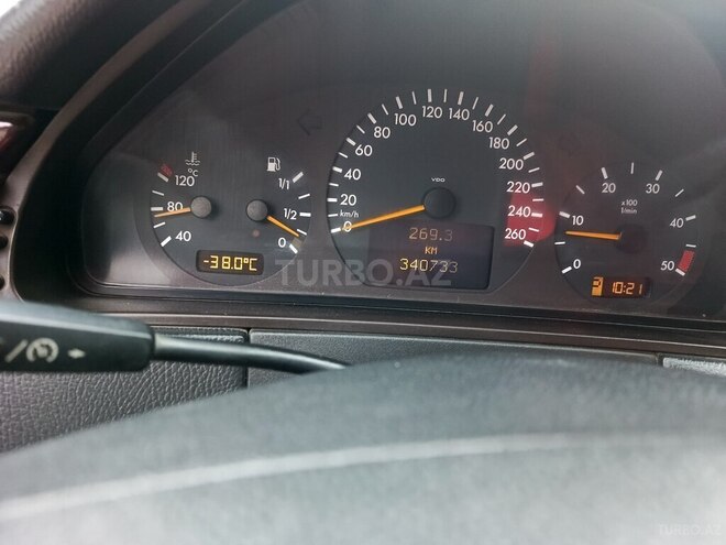 Mercedes E 270 2000, 34,000 km - 2.7 l - Bakı