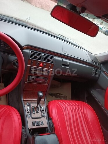 Mercedes E 270 2000, 34,000 km - 2.7 l - Bakı