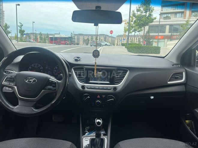 Hyundai Accent 2018, 131,966 km - 1.6 l - Bakı
