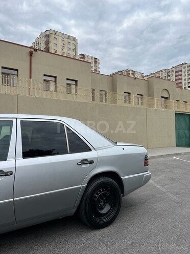 Mercedes E 300 d 1993, 333,333 km - 3.0 l - Bakı