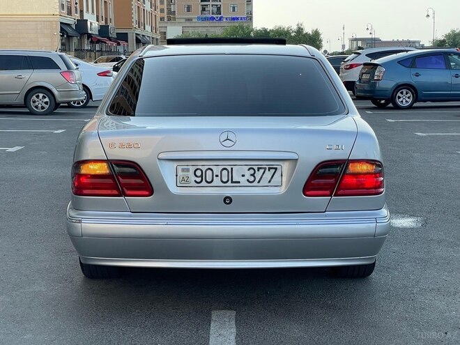 Mercedes E 220 d 2000, 310,000 km - 2.2 l - Sumqayıt