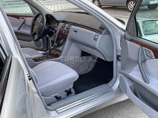 Mercedes E 220 d 2000, 310,000 km - 2.2 l - Sumqayıt