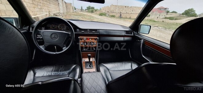 Mercedes E 220 1993, 550,000 km - 2.2 л - Quba