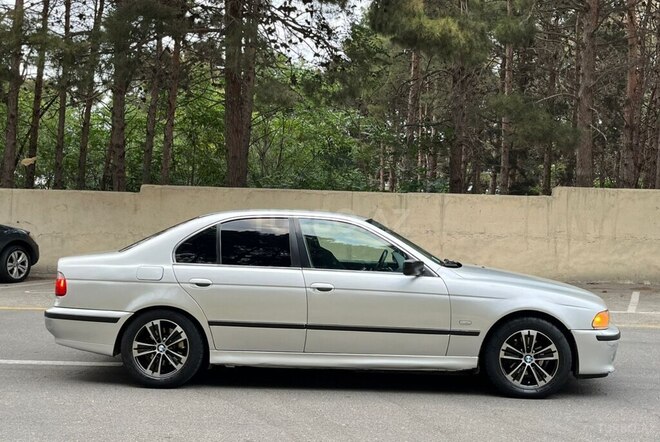 BMW 525 2000, 318,450 km - 2.5 l - Bakı