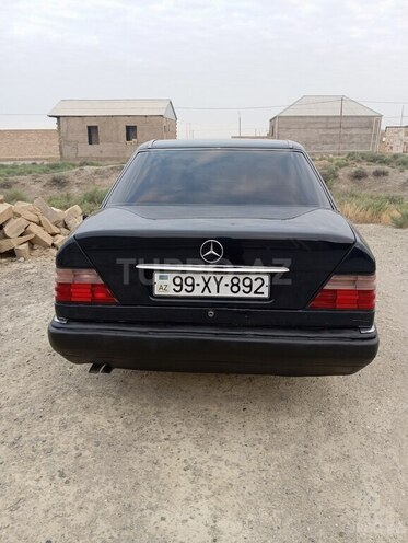 Mercedes E 220 1993, 501,793 km - 2.2 l - Bakı
