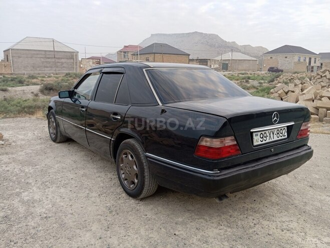 Mercedes E 220 1993, 501,793 km - 2.2 l - Bakı