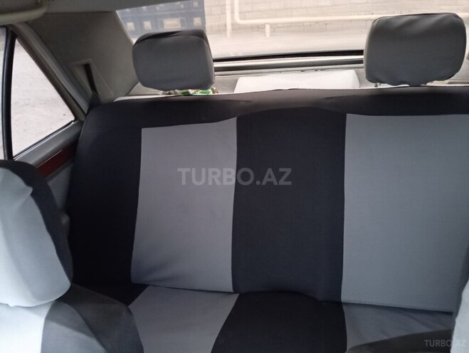 Mercedes E 220 1993, 501,793 km - 2.2 l - Bakı