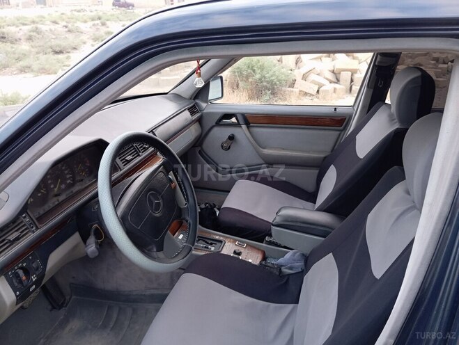 Mercedes E 220 1993, 501,793 km - 2.2 l - Bakı