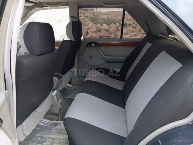 Mercedes E 220 1993, 501,793 km - 2.2 l - Bakı