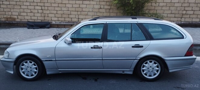Mercedes C 200 2000, 596,283 km - 2.0 л - Şəki