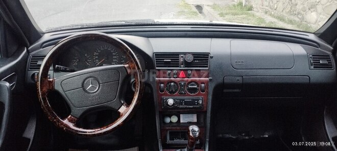 Mercedes C 200 2000, 596,283 km - 2.0 л - Şəki