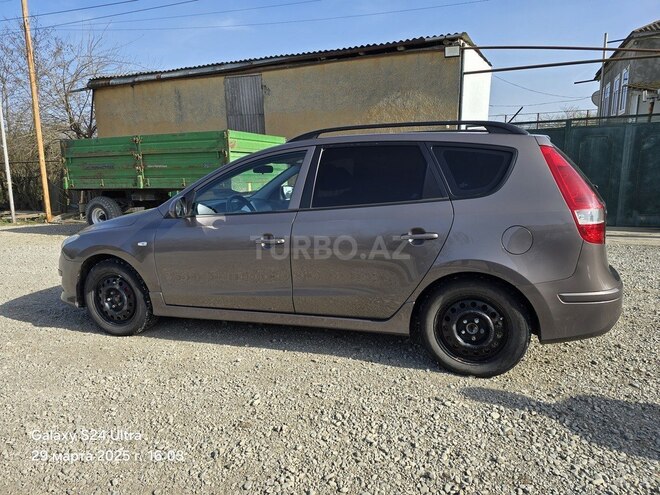 Hyundai i30 2011, 219,000 km - 1.6 л - Xudat