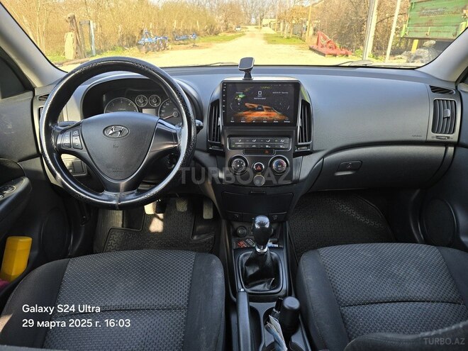 Hyundai i30 2011, 219,000 km - 1.6 л - Xudat