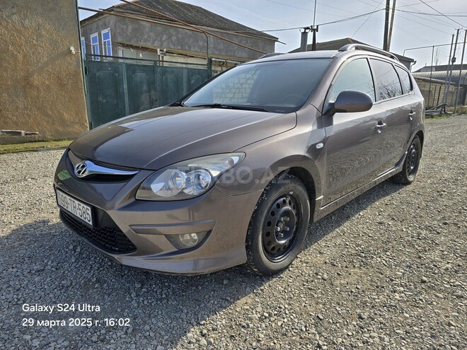 Hyundai i30 2011, 219,000 km - 1.6 л - Xudat