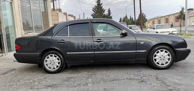 Mercedes E 230 1996, 289,000 km - 2.3 l - Sumqayıt
