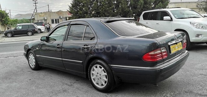 Mercedes E 230 1996, 289,000 km - 2.3 l - Sumqayıt