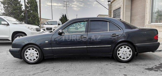 Mercedes E 230 1996, 289,000 km - 2.3 l - Sumqayıt