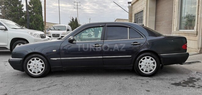 Mercedes E 230 1996, 289,000 km - 2.3 l - Sumqayıt
