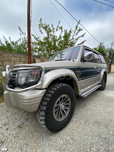 Mitsubishi Pajero 1991, 350,000 km - 2.5 л - Bakı