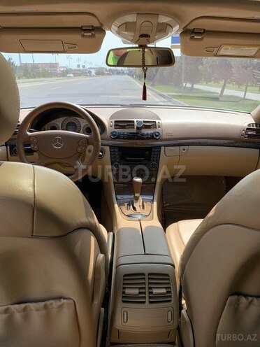Mercedes E 280-10
