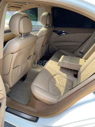 Mercedes E 280-9