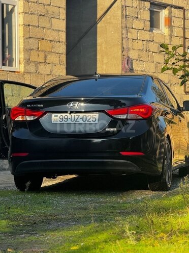Hyundai Elantra-7