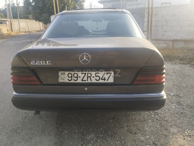 Mercedes E 220 1992, 399,256 km - 2.2 l - Biləsuvar