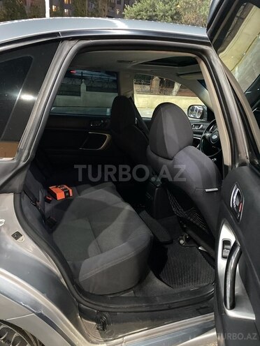 Subaru Legacy-8
