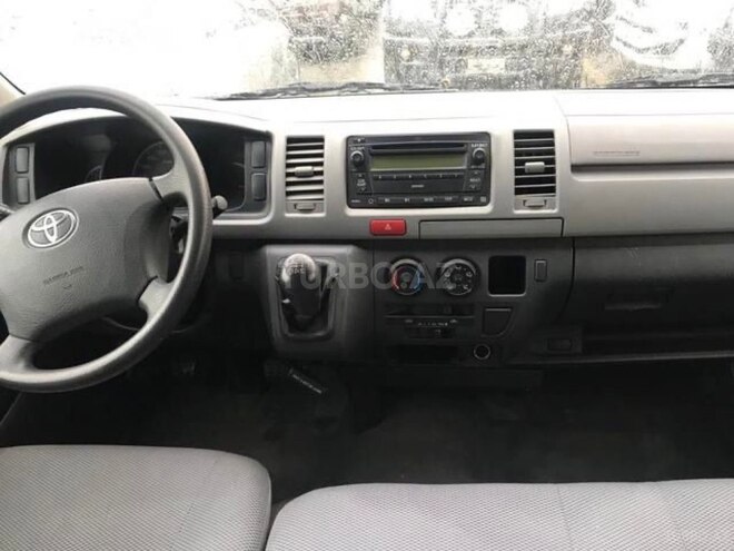 Toyota HiAce 2008, 200,000 km - 2.7 л - Quba