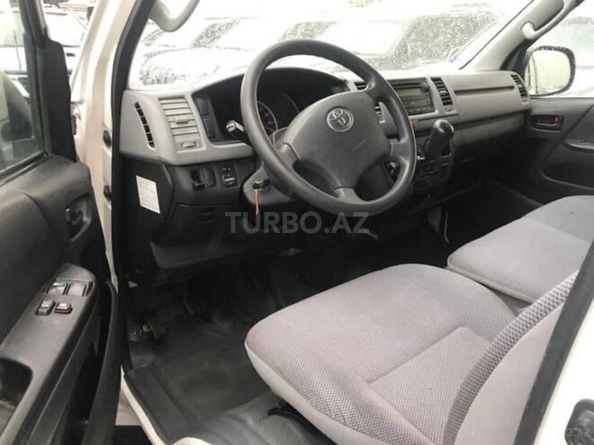 Toyota HiAce 2008, 200,000 km - 2.7 л - Quba