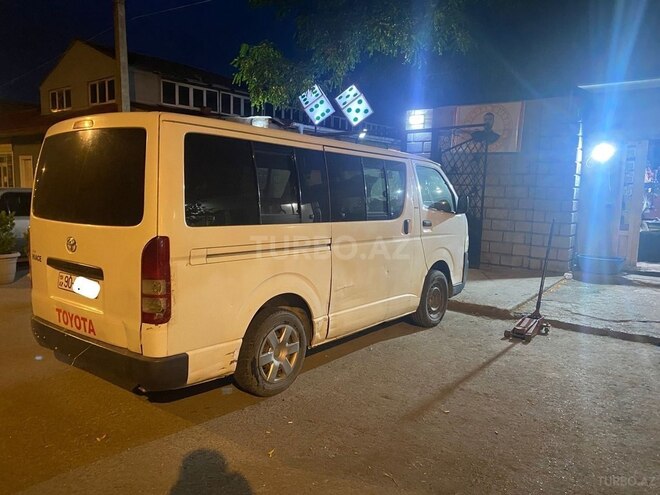 Toyota HiAce 2008, 200,000 km - 2.7 л - Quba