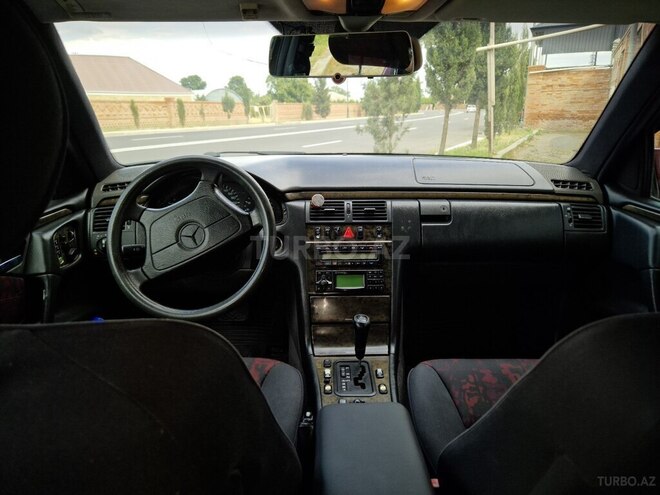 Mercedes E 230 1997, 397,000 km - 2.3 l - Gəncə