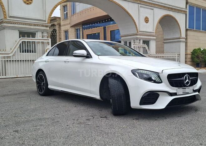Mercedes E 200 d 2018, 490,000 km - 2.0 l - Bakı