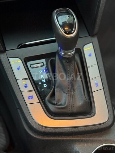 Hyundai Avante-10