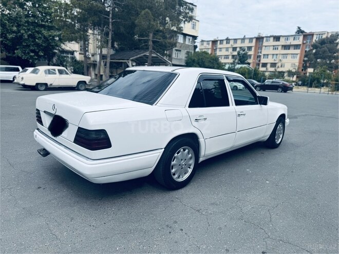 Mercedes E 220 1995, 395,274 km - 2.2 l - Bakı
