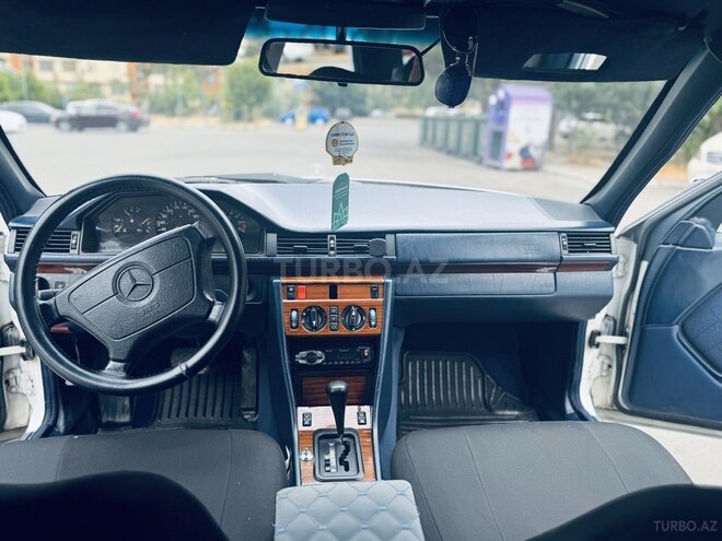 Mercedes E 220 1995, 395,274 km - 2.2 l - Bakı