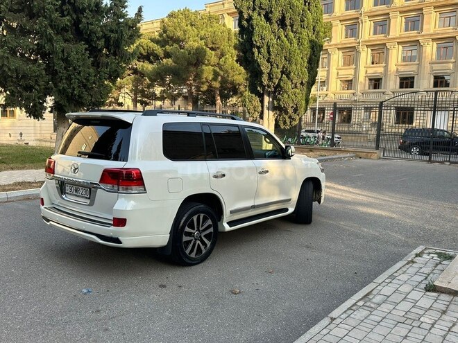Toyota Land Cruiser-4
